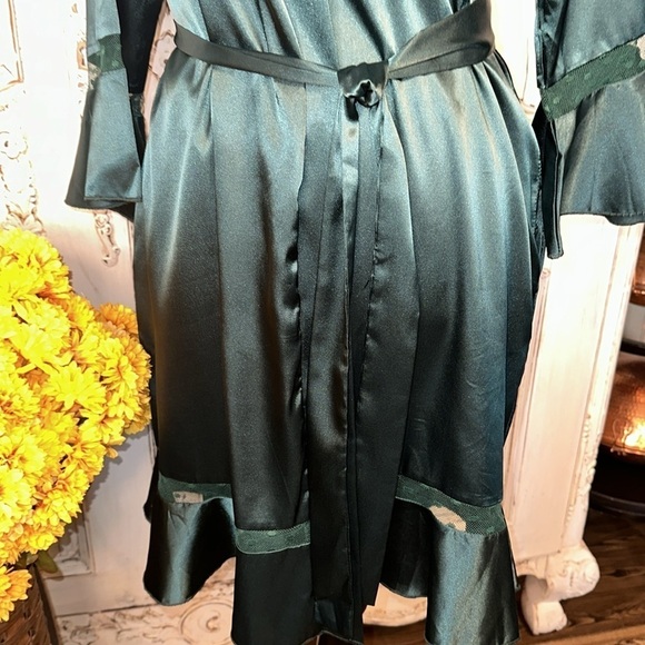 Ekouaer Satin Silky Feminine Deep Green Wrap Robe with Flutter Sleeves Size Med - Picture 3 of 10